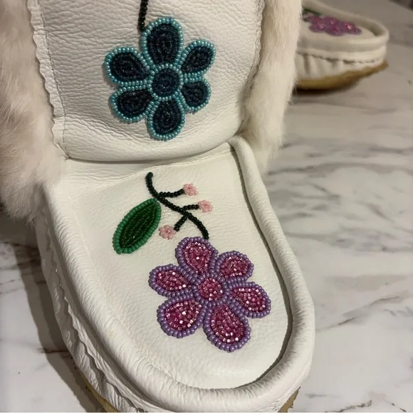 Mukluks Rosa Scribe Custom handmade Indigenous Art Beaded rabbit fur - Picture 4 of 10